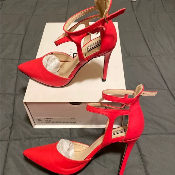 Red double strap heels - Picture 6 of 6